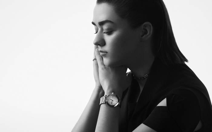 Maisie Williams wearing a wrist watch