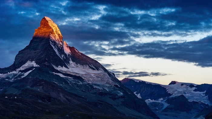 The Matterhorn mountain at sunrise, 4K