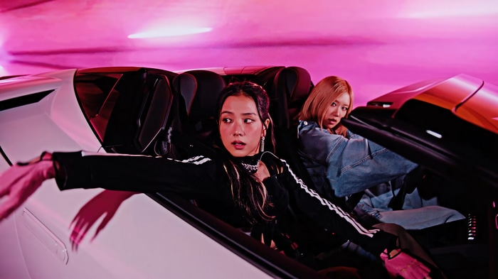 BLACKPINK Jisoo and Rosé in a car 4K