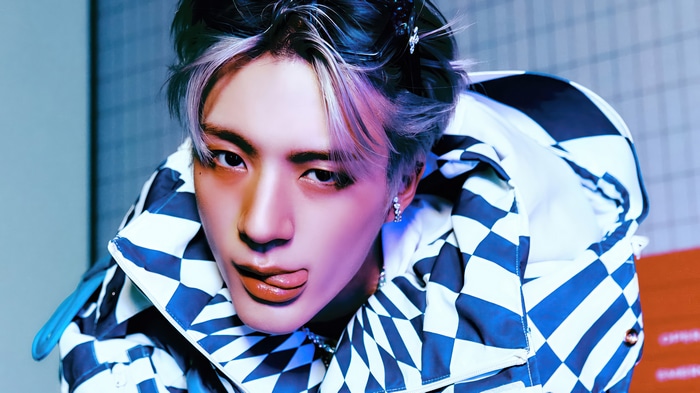 NCT DREAM Jeno in checkered jacket 4K