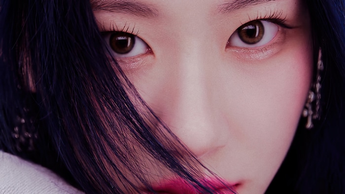 Chaeryeong from ITZY KILL MY DOUBT 4K