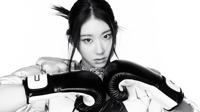 Chaeryeong from ITZY with boxing gloves