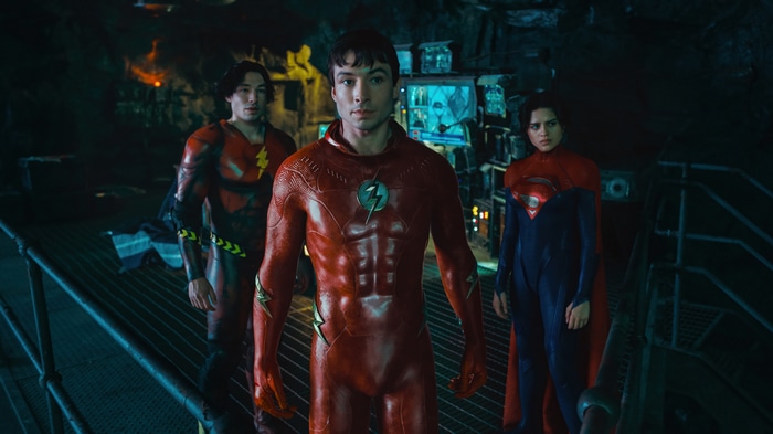The Flash and Supergirl in 4K