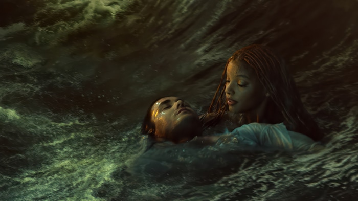 Ariel and Prince Eric in the water 4K