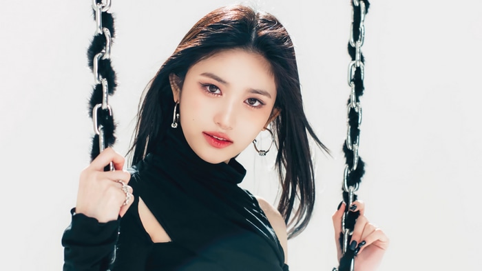 Leeseo of IVE on a swing