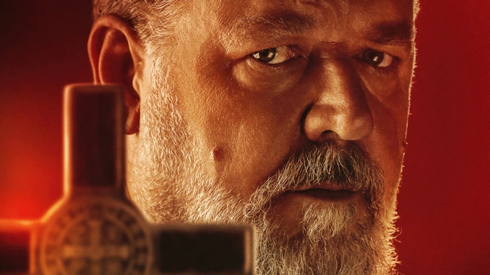 Russell Crowe with a cross