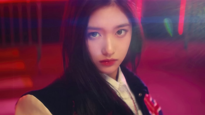 Leeseo from IVE in 4K