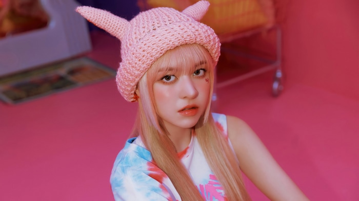 NMIXX Lily in pink bunny hat 4K