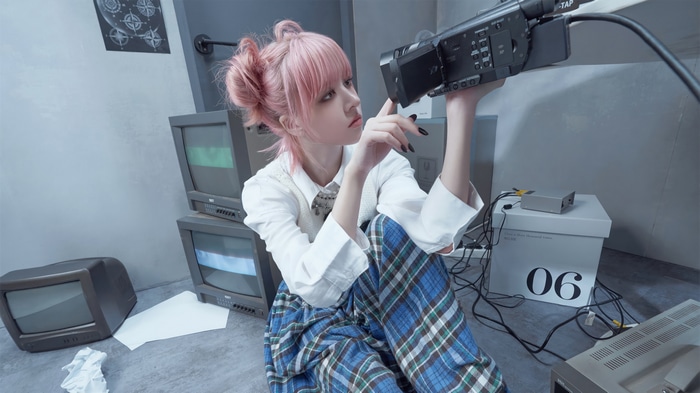 NMIXX Lily with vintage electronics