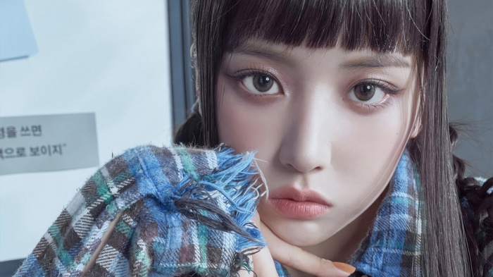 NMIXX Jiwoo 4K close-up portrait
