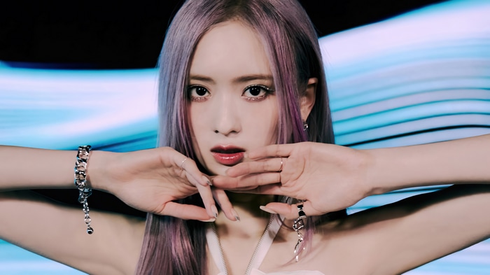 May from Cherry Bullet with purple hair