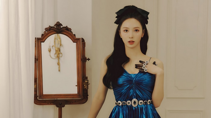 Cherry Bullet Jiwon in a blue dress