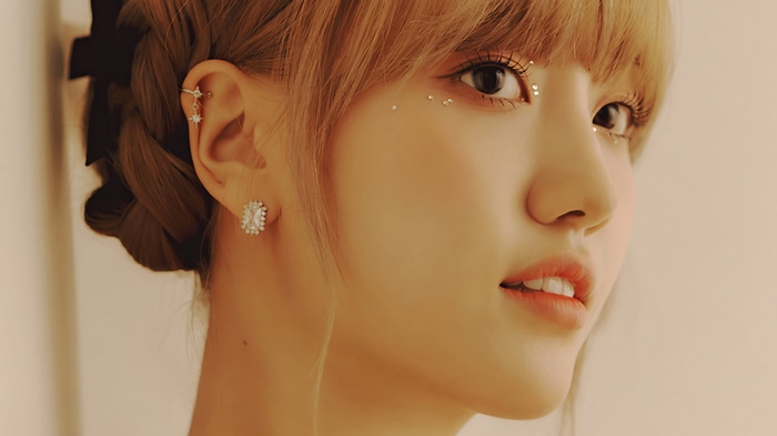 Haeyoon from Cherry Bullet in 4K