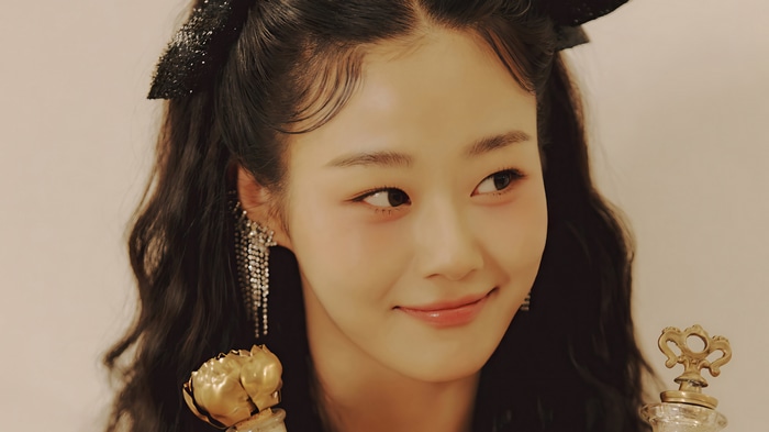 Chaerin of Cherry Bullet in 4K