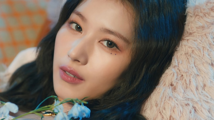 TWICE Sana 4K