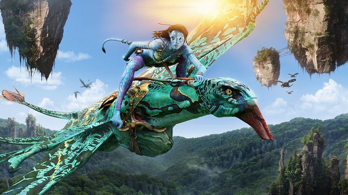 Neytiri riding a banshee in Avatar 4K