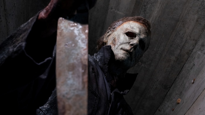 Michael Myers with Knife in Halloween Ends 4K