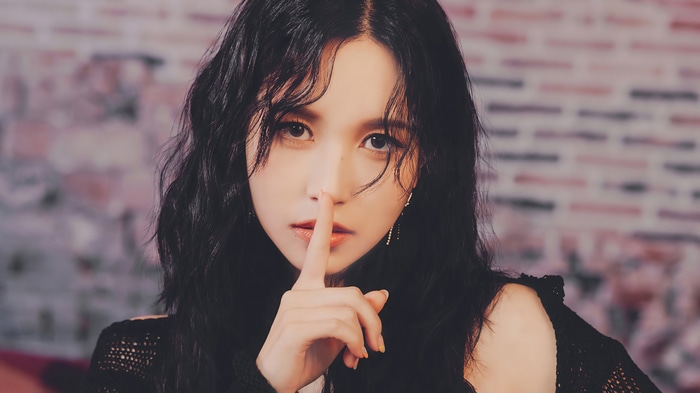 Mina from TWICE in 4K