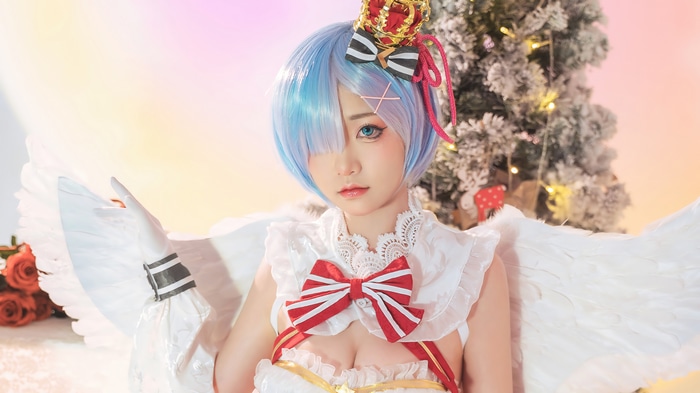 Rem Cosplay with Angel Wings and Christmas Tree 4K