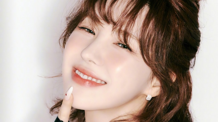 Wendy from Red Velvet posing for a beauty shot