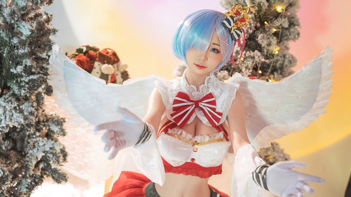 Rem Cosplay with Angel Wings and Christmas Decorations 4K