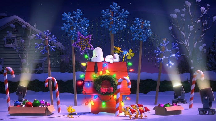 Snoopy and Friends Christmas Decorations 4K