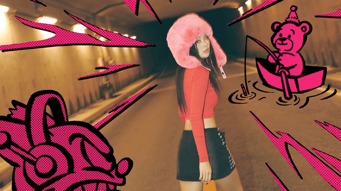 Seulgi in a pink hat and red top, 4K