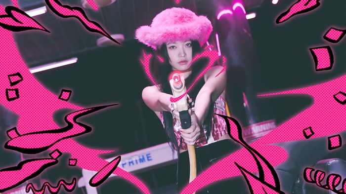 Yeri from Red Velvet holding a toy gun