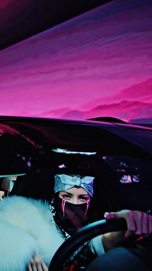 BLACKPINK Jisoo and Lisa in a car