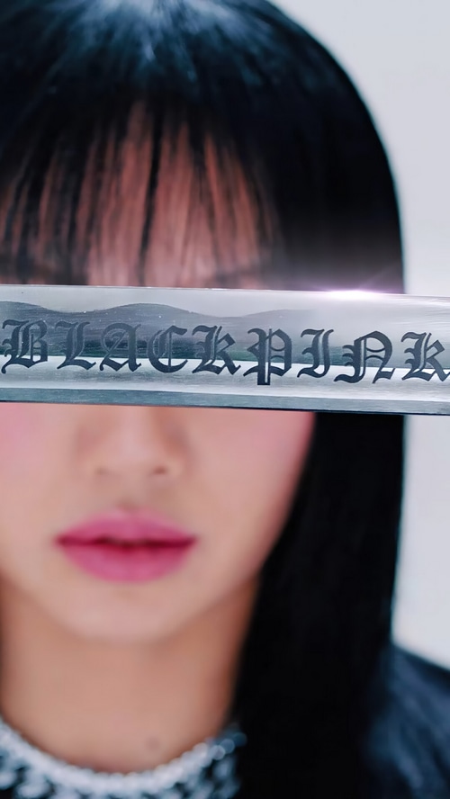BLACKPINK member with a katana