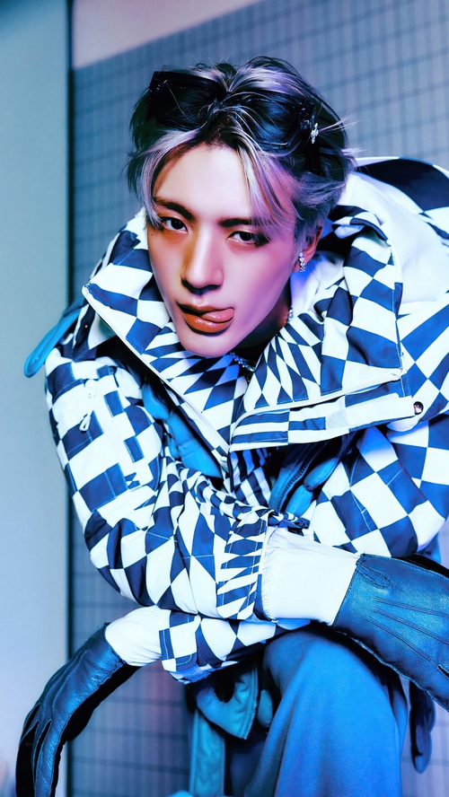 NCT DREAM's Jeno in a checkered jacket