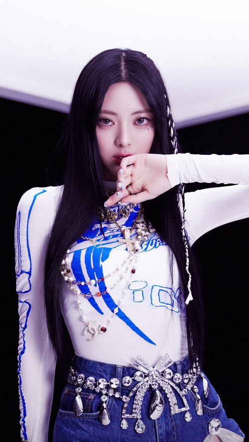 Yuna from ITZY in KILL MY DOUBT Concept 1