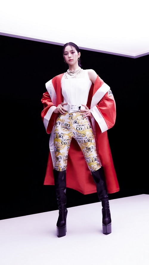 Ryujin in Versace Jeans Couture outfit