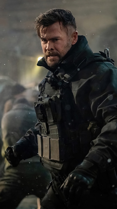 Chris Hemsworth in Extraction 2