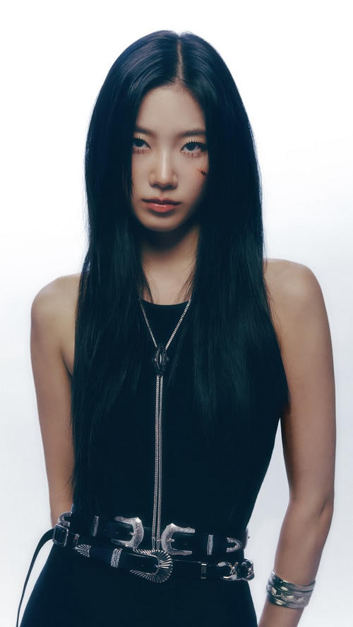 Kazuha from LE SSERAFIM in Dusty Amber Concept