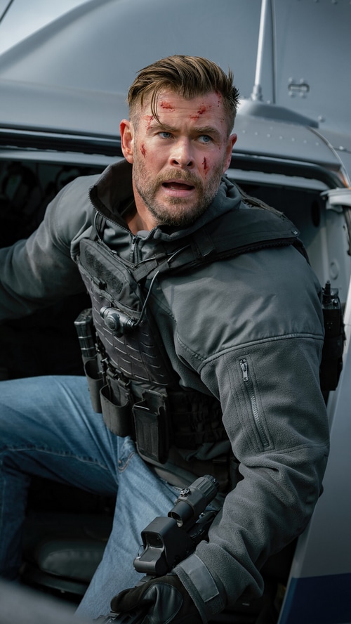 Chris Hemsworth in Extraction 2