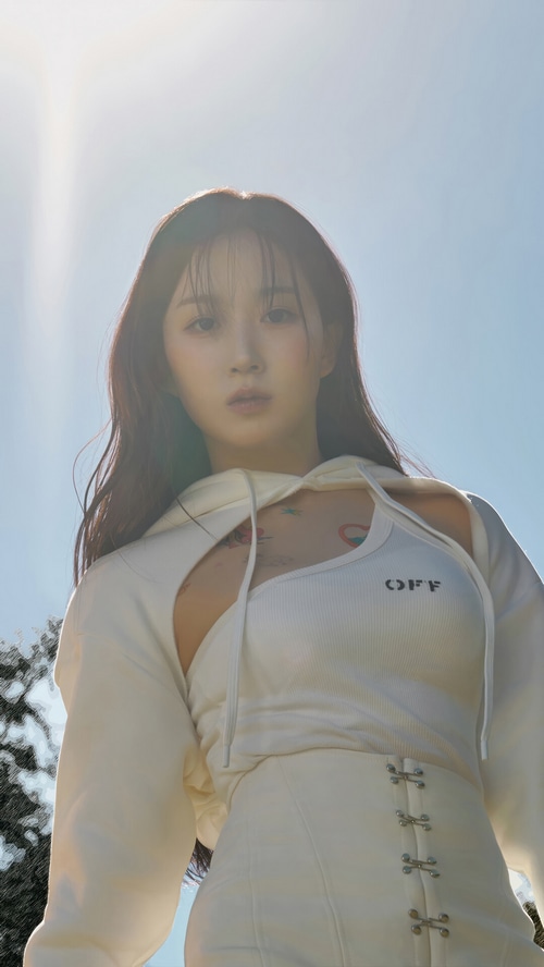Haewon from NMIXX in white outfit