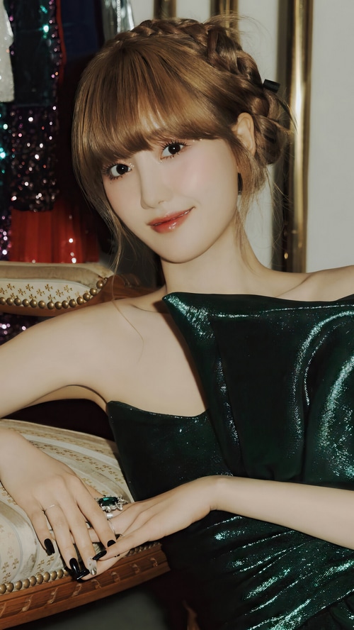 Park Hae Yoon in a green dress
