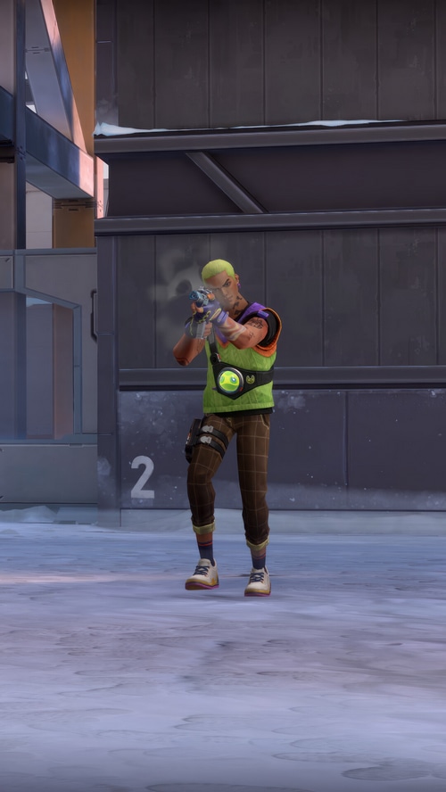 Gekko from Valorant holding a gun