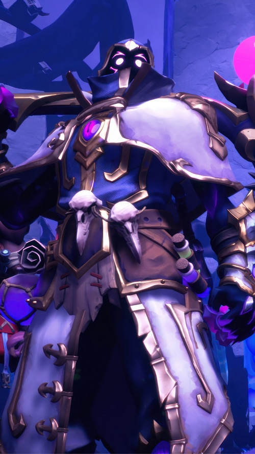 Kyros from Wayfinder wearing a dark blue and white robe