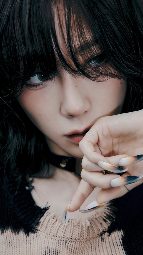 Taeyeon from Girls On Top with long nails