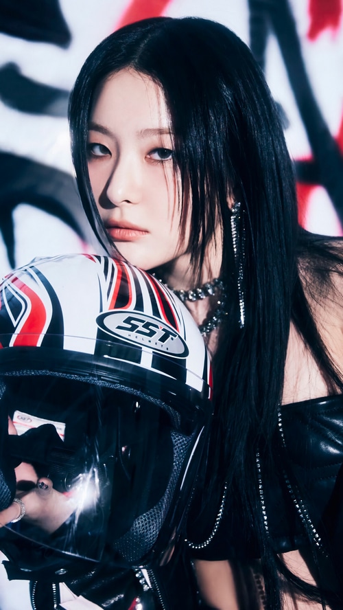 Seulgi from GOT The Beat with a helmet
