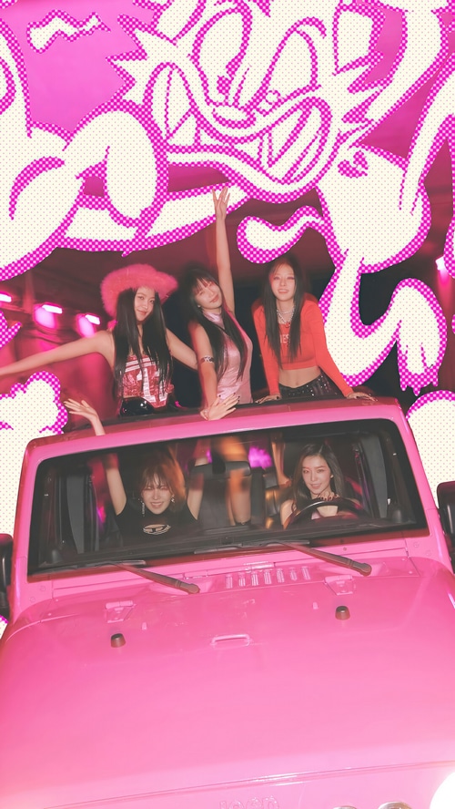 Red Velvet members in a pink Jeep