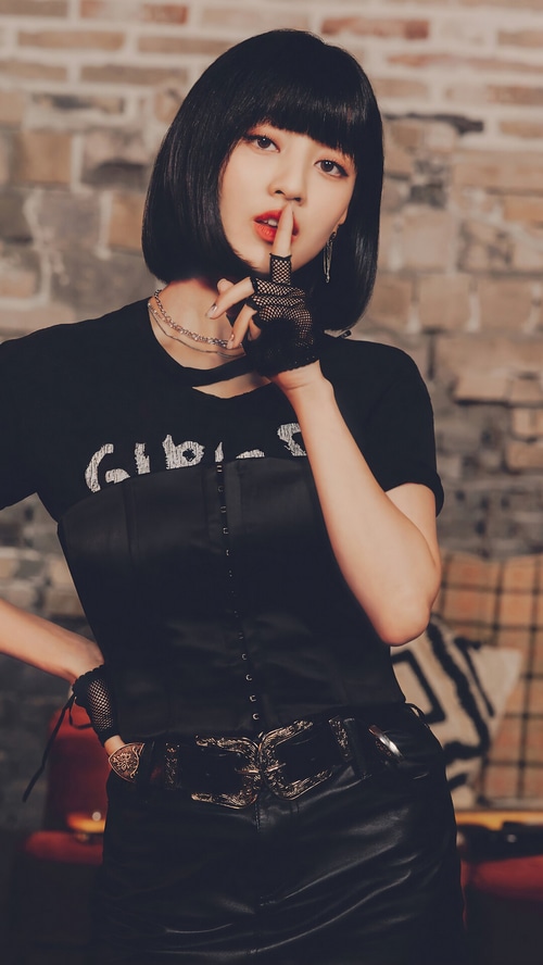 Jihyo of TWICE in black outfit with corset and gloves