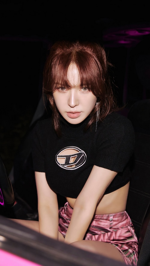 Wendy from Red Velvet in a black crop top