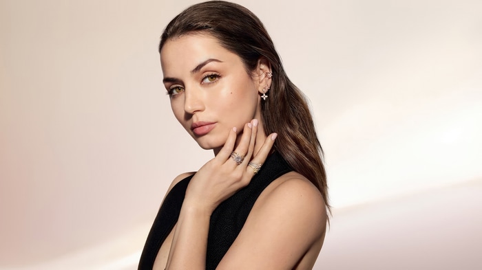 Ana de Armas in a photoshoot 4K