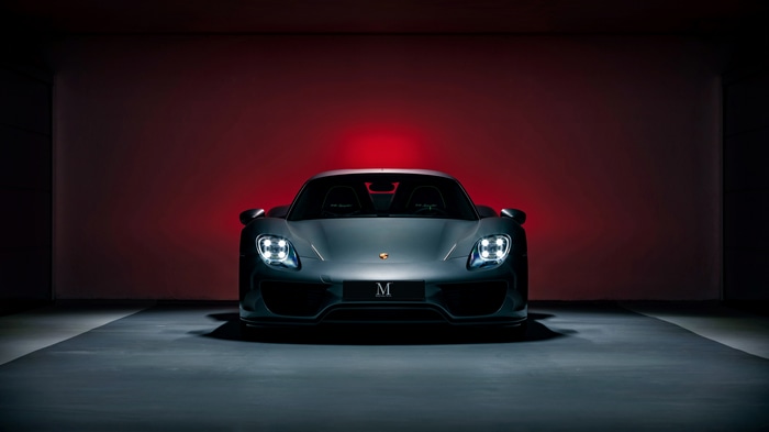 Porsche 918 Spyder in a studio