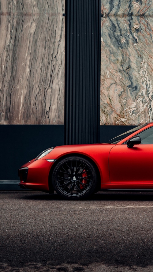 Red Porsche Carrera 4K