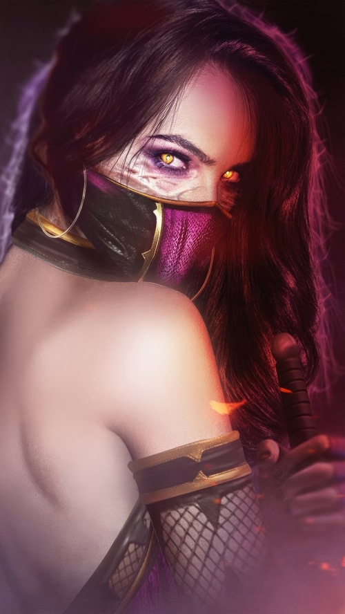 Mileena from Mortal Kombat with yellow eyes and mask