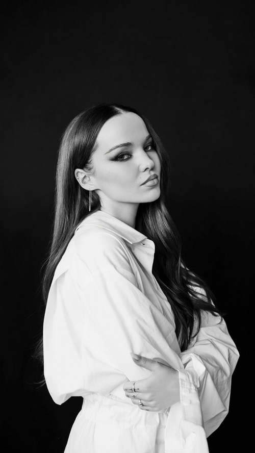 Dove Cameron monochrome photoshoot 4K